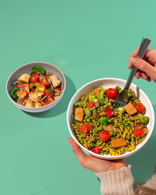 Pasta al Pesto met Panzanella salade